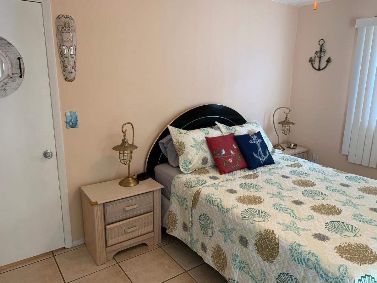 Michaels -Beachside Bungalows St. Pete Beach Exterior foto