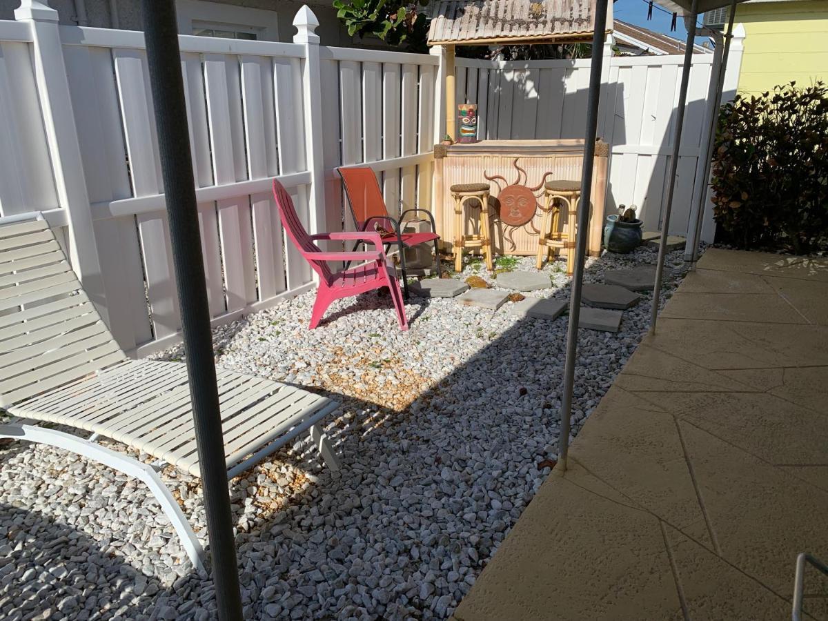 Michaels -Beachside Bungalows St. Pete Beach Exterior foto